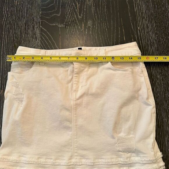 White House Black Market Denim Mini Skirt Off-White Stretch Size 4 - Picture 6 of 11